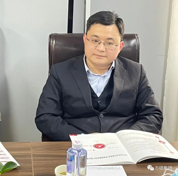 宿州市埇桥区副区长左黄奇，埇桥区科技局局长祁传银，生产力促进中心主任叶雪柏等领导来尊龙凯时集团调研指导