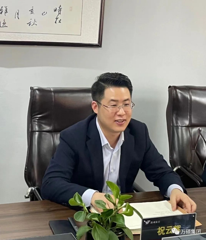 团宿州市委书记谢颖锋，团宿州市委组联部、学少部部长刘媛媛，团宿州市委办公室副主任张灿等领导莅临尊龙凯时集团调研指导